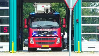 PRIO 1 Hoogwerker Brandweer Lelystad met spoed naar een Woningbrand in Almere [upl. by Roon]