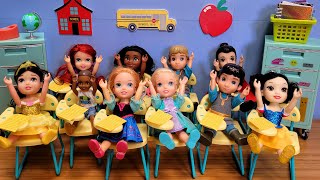 Elsa amp Anna toddlers  back to school 2022  Barbie is the teacher  lockers [upl. by Golanka958]