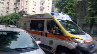 ambulanza di passaggio in via veneto in codice giallo direzione pronto soccorso di la spezia [upl. by Tahmosh]