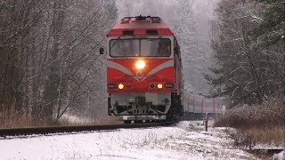 ТЭП700332 с поездом Калининград  СПб  TEP700332 with a passenger train [upl. by Neruat317]