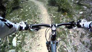 VTT Grand puy Piste rouge Fixation torse [upl. by Yreffeg479]