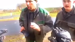 motard vs 2 paysans en colère 🤬🏍️ [upl. by Beauvais364]