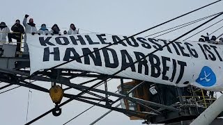 UHaft für KohlebaggerBesetzen Ende Gelände Aktivistinnen protestieren gegen Kohleabbau [upl. by Lian]