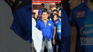 सलमान खान ने गरीब डिलीवरी बॉय को खाना खिलाया  Salman Khan Delivery Boy shortvideo salmankhan [upl. by Cardew]