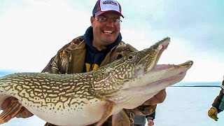 Gigantic Lake of the Woods Pike Ice Fishing  Babe Winkelmans quotGood Fishingquot [upl. by Aniral]