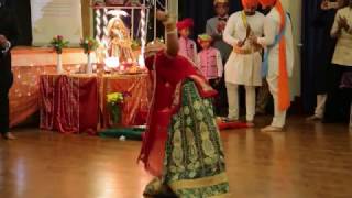 A Rajputani playing the Talvar  Rajput Samaj of UK 2016 [upl. by Burtis869]