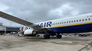 Landing Belfast International  Ryanair UK  B7378AS  GRUKM [upl. by Masson900]