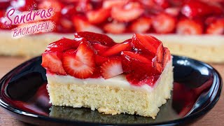 ErdbeerBlechkuchen mit Pudding  leckerer Blechkuchen mit Erdbeeren [upl. by Ollie]