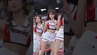 이주은 이주은치어리더 쇼츠 cheerleader music lyrics dance cover automobile beautiful [upl. by Tecil117]