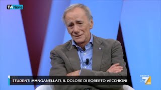 Studenti manganellati Roberto Vecchioni in lacrime quotCose che non possono succederequot [upl. by Attevaj857]