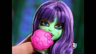 Pub Monster High quotCreateAMonster Design Labquot [upl. by Nanine495]