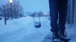 Des montagnes de neiges à pelleter [upl. by Yesrej]