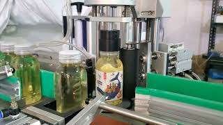 square bottle labeling machine [upl. by Kiraa]