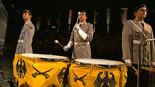 Preußischer Zapfenstreichmarsch Musikkorps der Bundeswehr 13 Berliner Militärmusikfest 2007 [upl. by Eppie409]