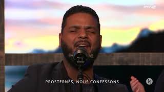 Prosternés  Prosternés adorons Yahweh  Hosanna clips  Gwen Dressaire [upl. by Broeker879]