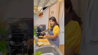 මෙයාගේ අමුතු අමුතු කෑම අනේ🤤🥪Egg Sandwich shorts eggsandwich viral trending asmr food bread [upl. by Nitsuga598]