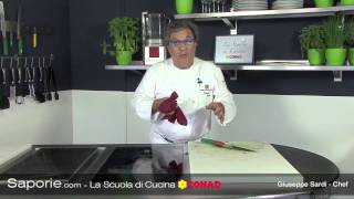 Lavare asciugare tritare e conservare il prezzemolo  Chef Beppe Sardi  Scuola di cucina Saporie [upl. by Amend]