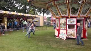 Zweefmolen op de kermis te Haarle [upl. by Ominoreg]