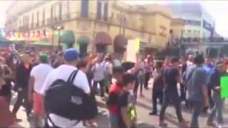 Al grito de quotQueremos PRIquot comerciantes ambulantes bloquean La Calzada en Guadalajara [upl. by Ranchod]