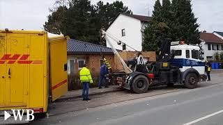 Unfall mit Postwagen Güllegespann und drei Autos in Beverungen [upl. by Ahsined]