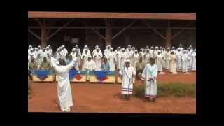 MPOG Chorale diocésaine de Doumé AbongMbang Cameroun Offertoire Bikele [upl. by Paulsen]