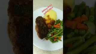 Quick dinner 😋 ytshorts dinner mashedpotatorecipe salisburysteak food shorts easyrecipe easy [upl. by Hepsiba911]