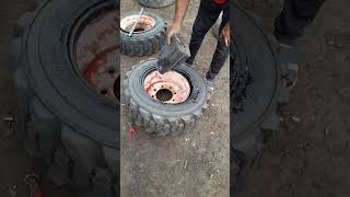 ٹائر تبدیل کرنے کا طریقہhow to change tyre Bobcat S130 S150 S450 S753 S630 S220 subscribe bobcat [upl. by Oleta]