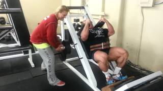 Tom Platz coaching me on hack squats with isotension [upl. by Enoitna]