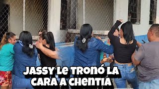 Chantia y jassy se tru3nan la carátula en pleno video [upl. by Oniratac]