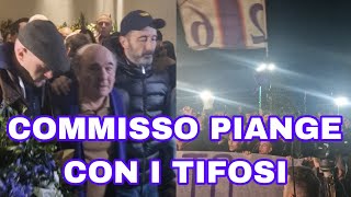 🥺 COMMISSO PIANGE CON I TIFOSI DELLA CURVA FIESOLE LULTIMO SALUTO DEI TIFOSI VIOLA A JOE BARONE 💜 [upl. by Hsot342]