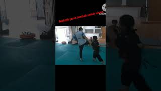 Melatih jarak tembak untuk siswa pencaksilat [upl. by Henig]