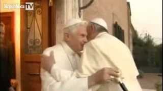 Auguri di Natale tra papa Francesco e papa emerito Benedetto XVI [upl. by Rizas41]