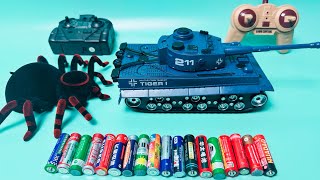 132RC Battle Tank amp RC Wall Climbing Spider Unboxing amp Testing [upl. by Hcire654]