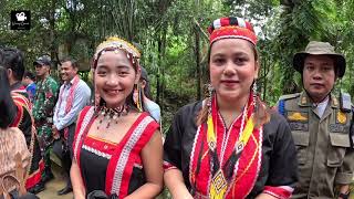 GAWAI di Perbatasan 🇮🇩 Indonesia amp 🇲🇾 Malaysia [upl. by Nosyarg]