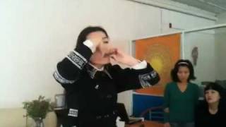 Ayarkhaans Saidyko Fedorova is playing khomus mouth harp in Yakutsk Russia [upl. by Biernat]