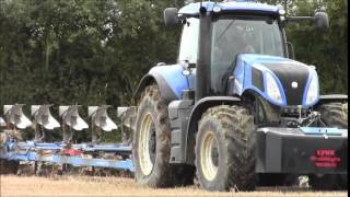 New Holland T8420 ploughing2014wvm [upl. by Lekcar]