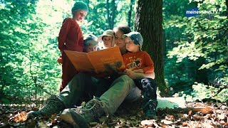 Ein Tag im Waldkindergarten Erdflöhe in KlingenbergRöllfeld  meinenewsTV [upl. by Heidt218]