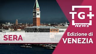 Si stacca una lastra di marmo dalla torre dell’orologio in Piazza San Marco  TG Plus NEWS Venezia [upl. by Shayla]