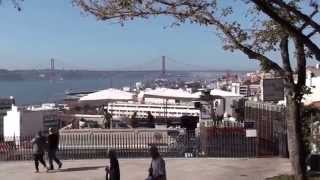 O que ver do miradouro de Santa Catarina em Lisboa [upl. by Strander]