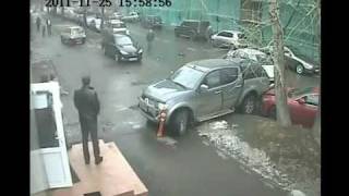 NEW scary car accident in RussiaToyota Rav4 kamikaze crashДТП aвария [upl. by Vicky]