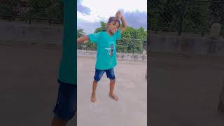 Bindiya chamke chudi khanake long mare lashkare love song dance [upl. by Ralyt532]