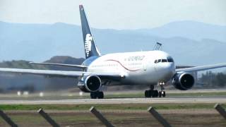 AeroMexico B762 take off from SCEL to MMMX [upl. by Felise]