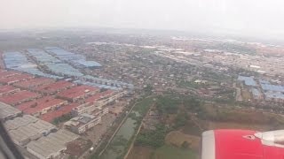 Landing at Soekarno Hatta Airport in Jakarta ジャカルタ スカルノ・ハッタ国際空港に着陸 [upl. by Nivanod]