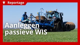 Aanleg drainage om veenweidegebied nat te houden [upl. by Ellerahs]