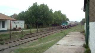 Tren 306 de Ferrobaires con loc LGR A922 a la cabeza pasando por estación Jeppener [upl. by Aigroeg]