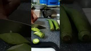 SLICE OKRA CAN HELP FOR LOW BLOOD SUGAR trending healthylifestyle goodforhealth asmr [upl. by Maryn]