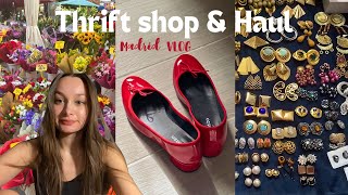 VLOG  Thrift shop in Madrid  Haul [upl. by Gonnella937]