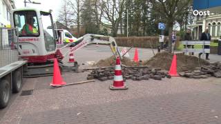 Update Winkels ontruimd en straat afgezet vanwege gaslek in Haaksbergen [upl. by Nomma]