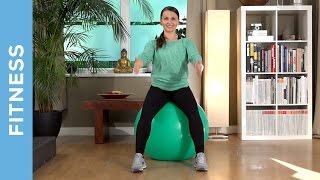 Rückentraining mit dem Gymnastikball Anfänger  Rückenschmerzen vorbeugen  Fit mit Anna  HD [upl. by Enylorac]