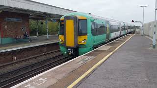 Southern Class 377 324 Electrostar Arriving into Barnham The 15th of November 2024 [upl. by Groves724]